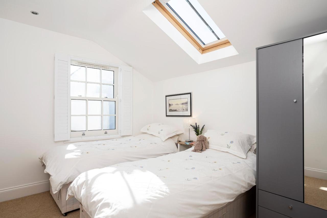 Finest Retreats - Lighthouse Cottage Rampside Eksteriør bilde