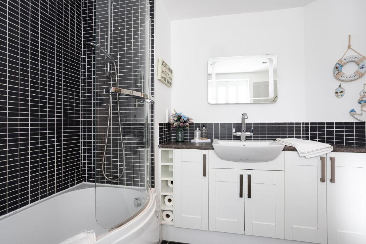 Finest Retreats - Lighthouse Cottage Rampside Eksteriør bilde